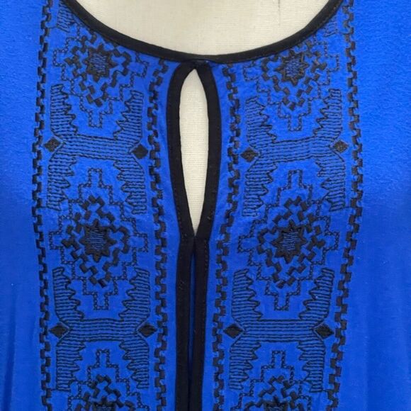 Adrianna‎ Papell  Royal Blue Swing Top with Contrast Embroidery - Picture 3 of 10